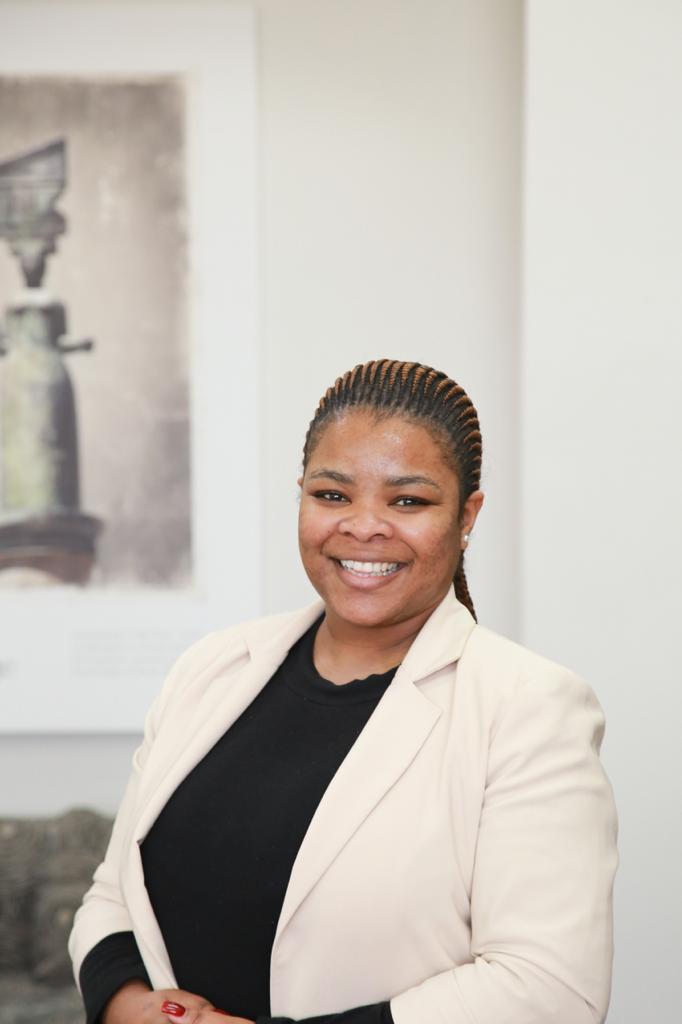 Sibulele Mdleleni headshot